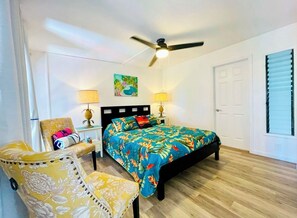 2 bedrooms, iron/ironing board, WiFi, bed sheets - New- Beach Condo an easy 75 steps to the Beach, Pool, Restaurants. (Kihei)