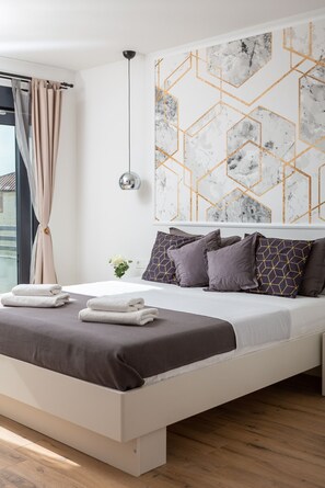 4 chambres, fer et planche à repasser, accès au Wi-Fi (inclus)