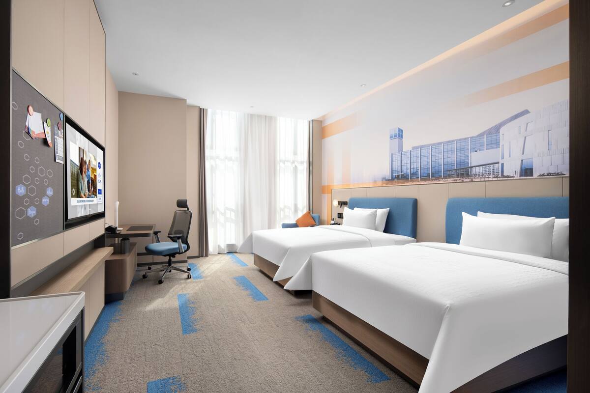 Superior Double Room, City View | WiFi (free)