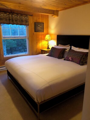 2 多间卧室、免费 WiFi、床单