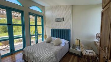 1 bedroom, desk, iron/ironing board, WiFi