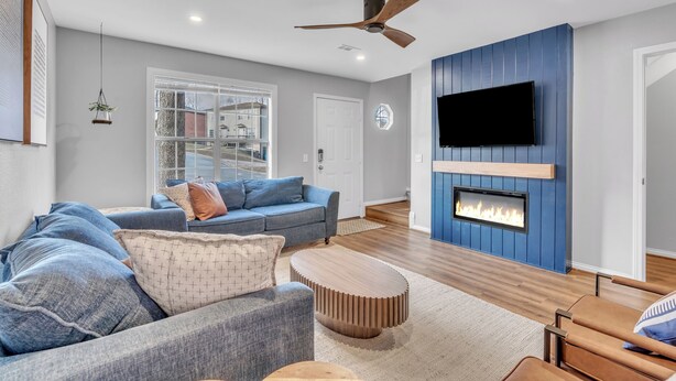 Smart TV y chimenea 