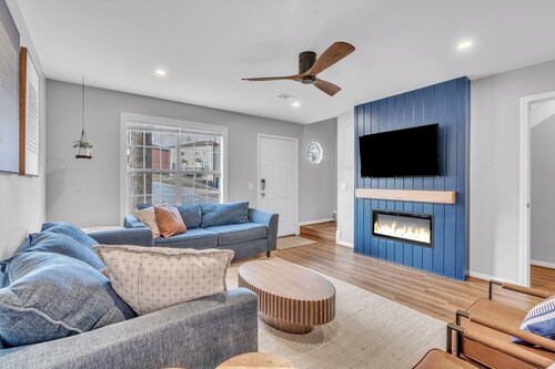 Bike-in Bike-out handsome 3-bedroom townhome in heart of Bentonville