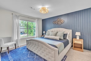 3 slaapkamers, een bureau, een strijkplank/strijkijzer, wifi