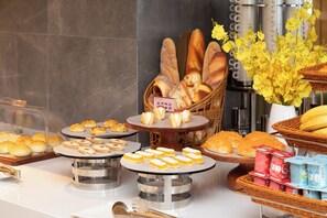 Desayuno buffet incluido todos los días 
