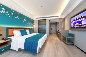 Espacio para trabajar con un portátil, wifi gratis, ropa de cama