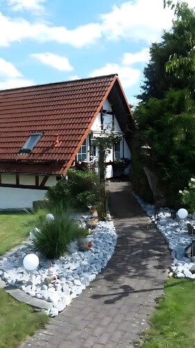 Ferienhaus 'am Aartalsee' mit privater Terrasse, privatem Garten und Wi-Fi