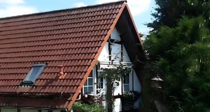 Ferienhaus 'am Aartalsee' mit privater Terrasse, privatem Garten und Wi-Fi