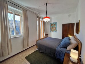 3 bedrooms, iron/ironing board, travel cot, free WiFi