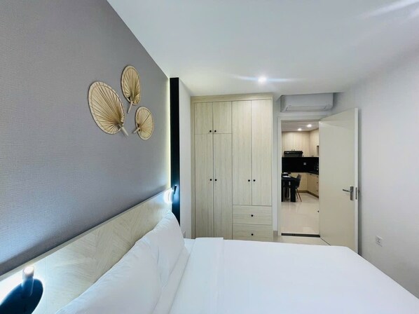 Caja de seguridad en la habitación y decoración personalizada 