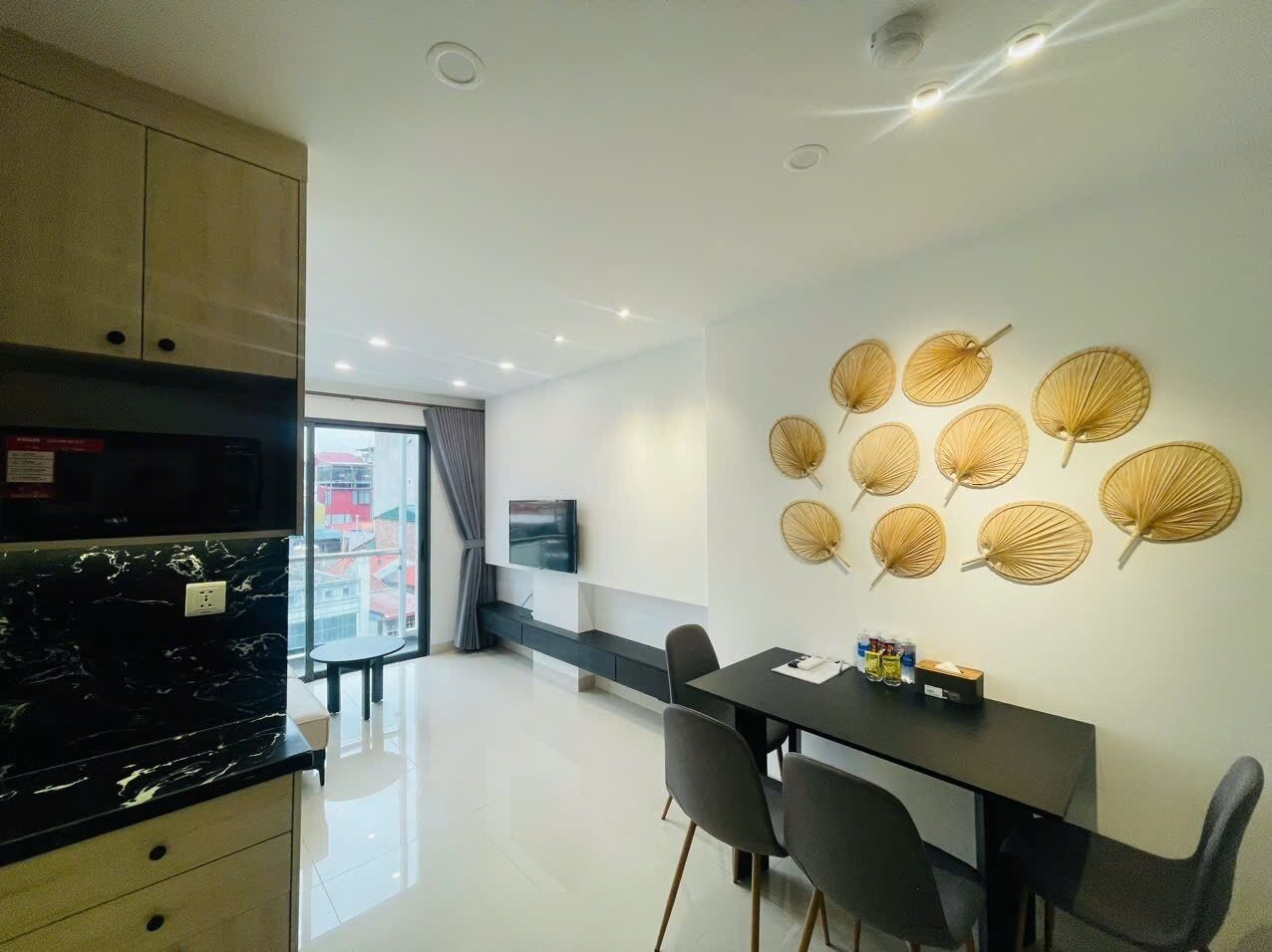 Family Apartment, Balcony, City View | Living area