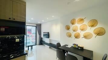 Family Apartment, Balcony, City View | Living area