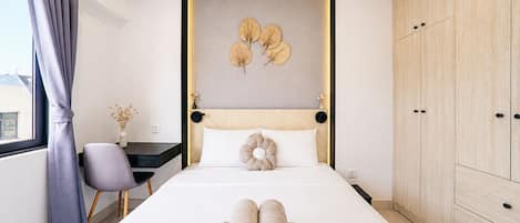 In-room safe, desk, blackout curtains, free WiFi