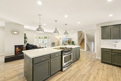 ☀Scottsdale, Pool, Putting green, HotTub & Putt Putt, large kitchen, 6BR