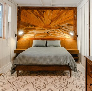 4 bedrooms, WiFi, bed sheets - Incredible Smoky Mtn Lodge w/ Hot Tub Trails & Creek (Cosby)