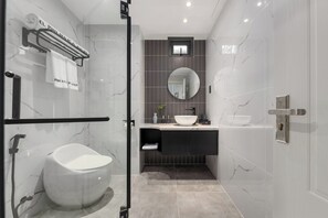 Bathroom - CityHouse - El Pino Realm at Metro Ben Thanh Market (Ho Chi Minh City)