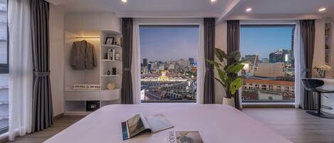 Ben Thanh Market Panorama Premium | City view