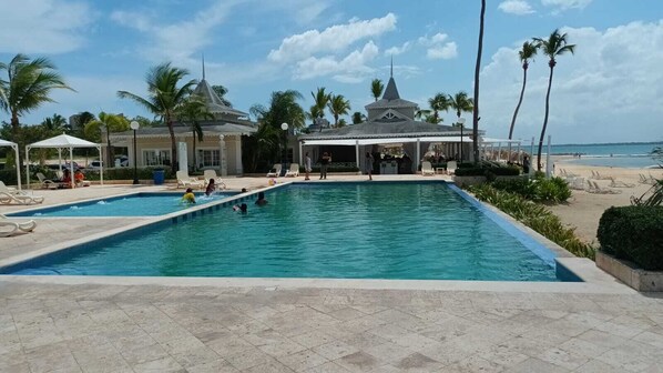 Pool - BEAUTIFUL APARTMENT IN PLAYA NUEVA ROMANA (San Pedro de Macorís)
