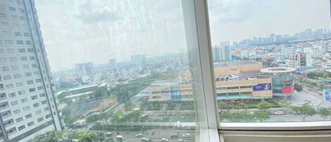 Apartamento Deluxe, 2 habitaciones, vistas a la ciudad | Balcón