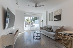 TV - RentitSpain - TRM 1 - Sea & Mountain Playa Granada (motril)