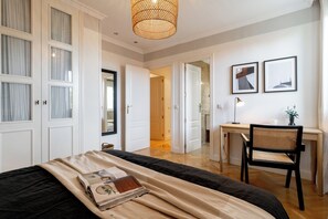 3 室のベッドルーム、アイロン / アイロン台、WiFi、ベッドシーツ