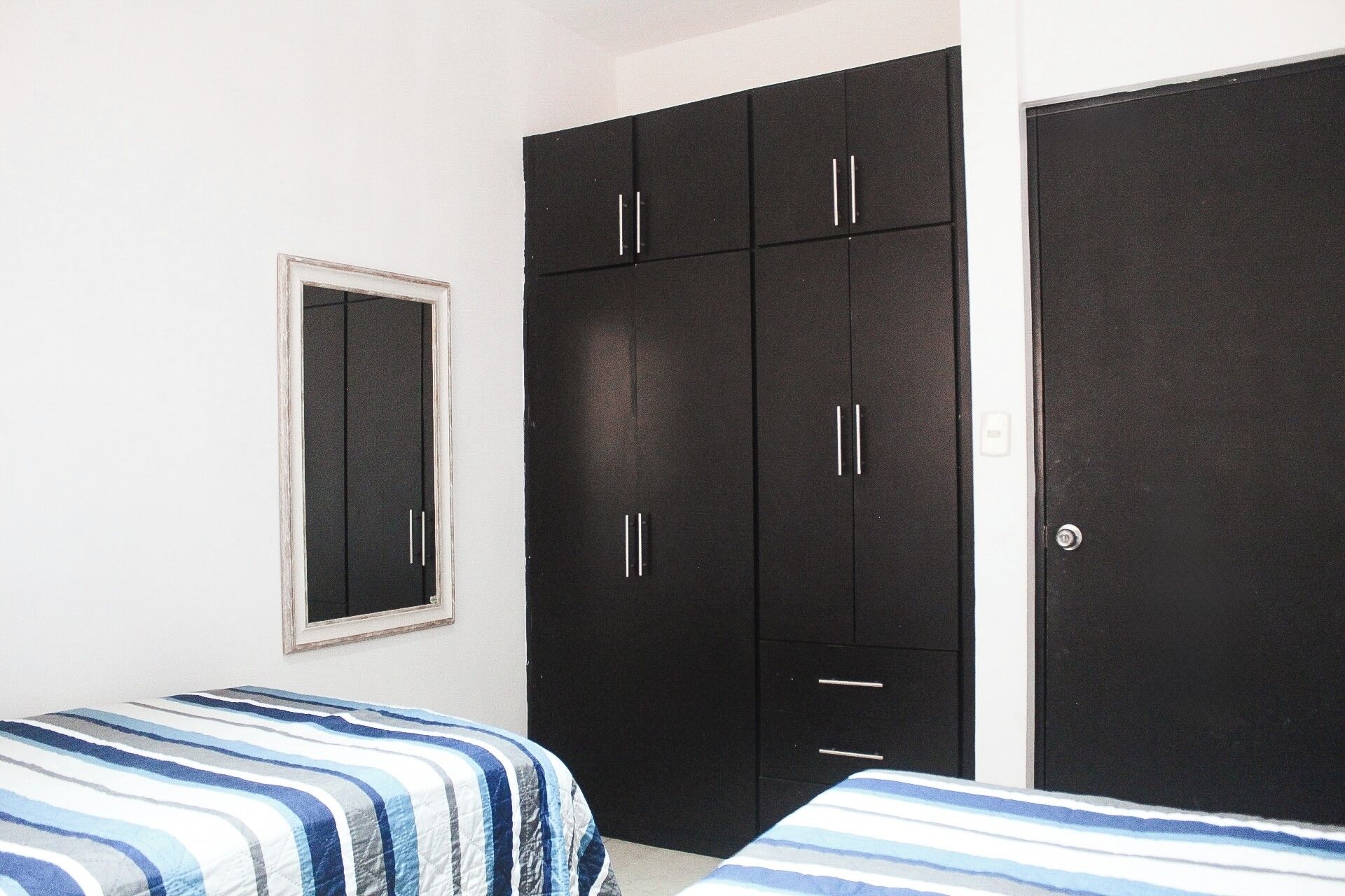 3 chambres, fer et planche à repasser, Wi-Fi gratuit, draps fournis