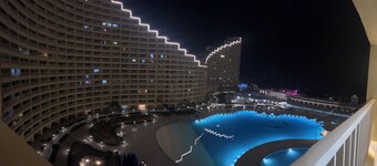 Charming 2-bedroom chalet with WiFi, AC in fabulous Suez Governorate