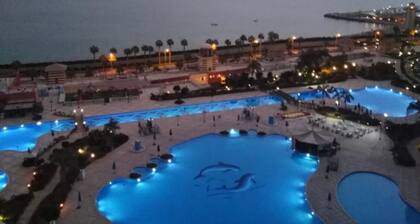 Charming 2-bedroom chalet with WiFi, AC in fabulous Suez Governorate