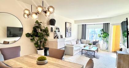 Chic 1-bedroom 1-bath in central Irvine Location! Monthly Furnished Rental