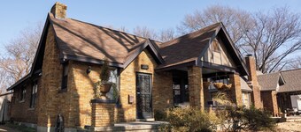 Cozy Midtown Bungalow near College, Rhodes View, Zoo, Beale Street & Graceland
