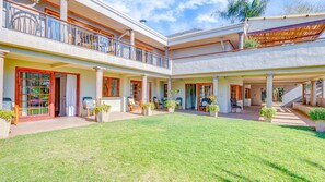 Front of property - House Sunbeam GuestHouse (Johannesburg)