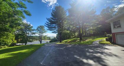 Cozy studio in charming Brunswick/Troy in quiet neighorhood