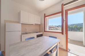 Fridge, oven