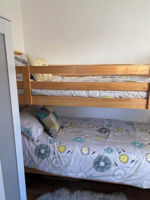 2 bedrooms, iron/ironing board, WiFi, bed sheets