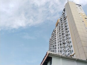 Exterior - Amerta Room Metropolitan Park powered by Cocotel (Bekasi)