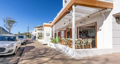 Parkview 14, 11 Catalina Cl - air con, Wi-Fi and close to the water