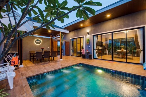 Orange Private Pool Villa, Near Cham Am Beach