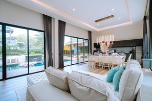 Villa, 3 Bedrooms, Accessible, Smoking | Dining room