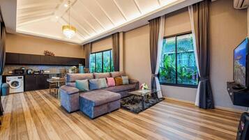 Vila, 3 quartos, acessível, piscina particular | Sala de estar