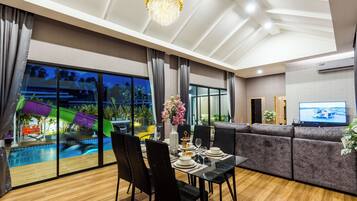 Villa, 3 Bedrooms, Accessible, Smoking | Dining