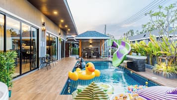 Villa - 3 soveværelser - handicapvenligt - ryger | Pool | Udendørs pool