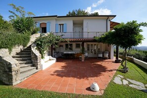 Terrace/patio - Private pool, A/C, Sea View, 8 Sleeps, Garden (Corsanico)