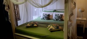 4 bedrooms, iron/ironing board, WiFi, bed sheets - Privet villa Temple (Dodanduwa)