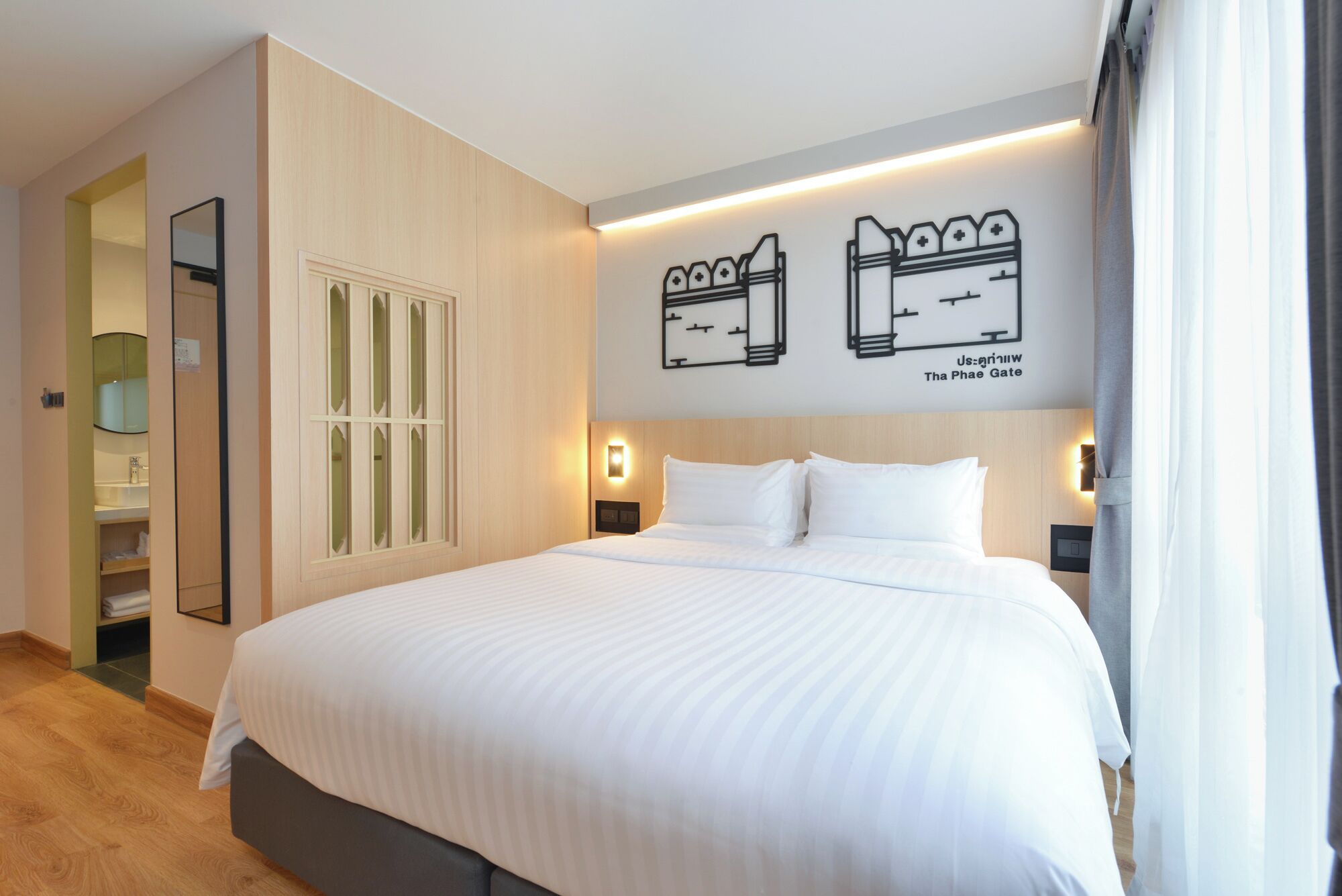 Superior Room, 1 King Bed, Garden View | In-room safe, iron/ironing board, free WiFi