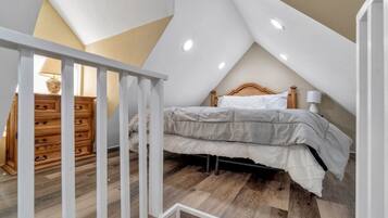 WiFi (free), bed sheets