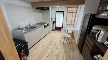 Fridge, microwave, stovetop, toaster