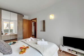 Family Apartment, Multiple Bedrooms (Residence Due Laghi) | 1 bedroom, free WiFi, bed sheets - Residence Due Laghi (Ispra)