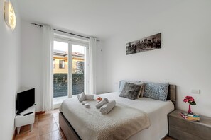 Family Apartment, Multiple Bedrooms (Residence Due Laghi)