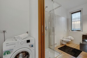 Family Apartment, Multiple Bedrooms (Residence Due Laghi) | Bathroom | Shower, hair dryer, bidet, towels - Residence Due Laghi (Ispra)