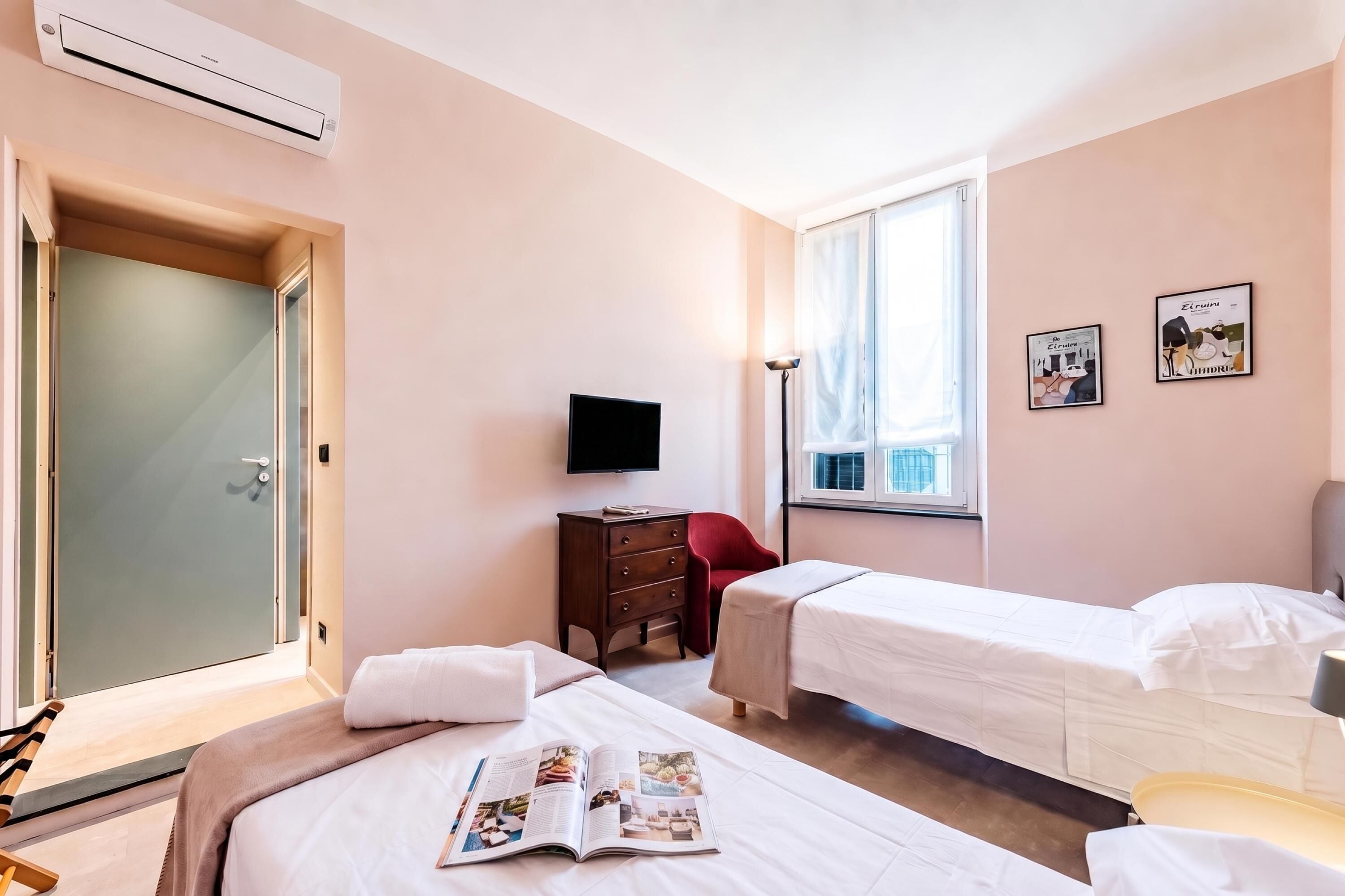 Standard Apartment, 4 Bedrooms, Air conditioning, Sea Facing (Precious House Genova Porto Antico) | 4 bedrooms